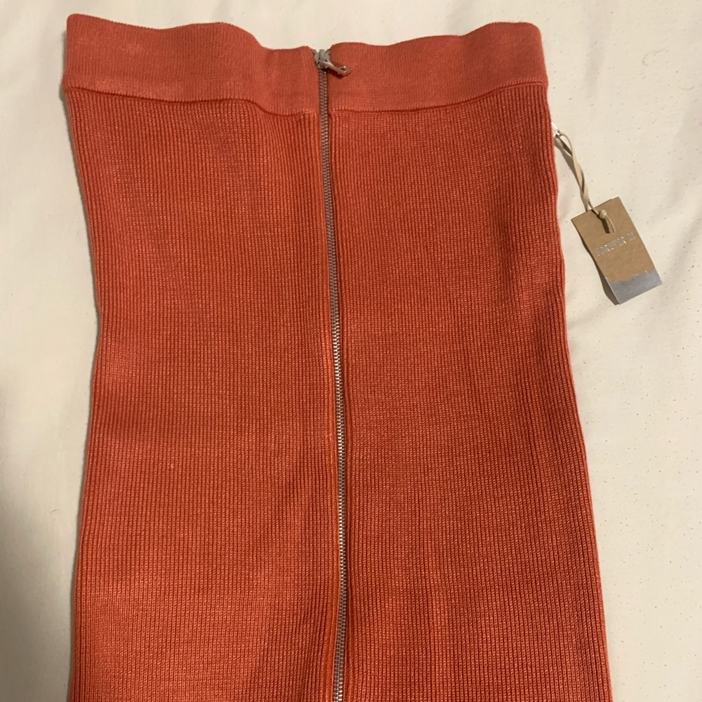 Sweater knit front zip skirt